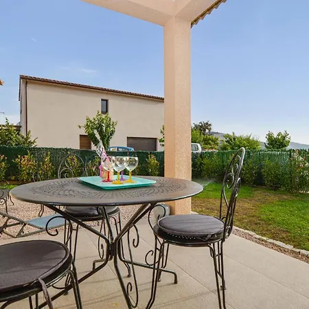 Beautiful In With 1 Bedrooms And Wifi بيت للعطل Appietto